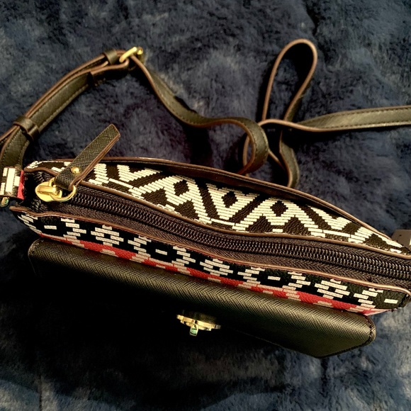 Liz Claiborne NWT LC Janet Crossbody Mayan Temple Red - Picture 5 of 10